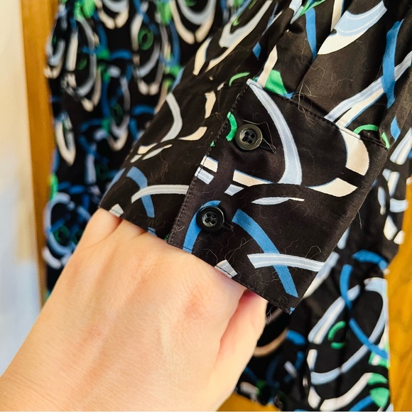 Lane Bryant 22/24 Black blouse with swirls - Picture 5 of 5